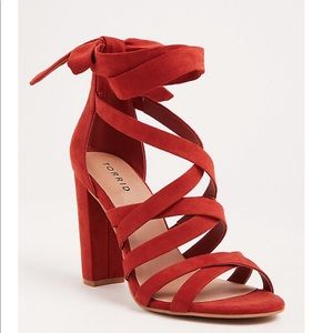 4H Red Thick Strappy Wrap Heels, size 9